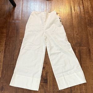 Stylish wide leg linen white pants.